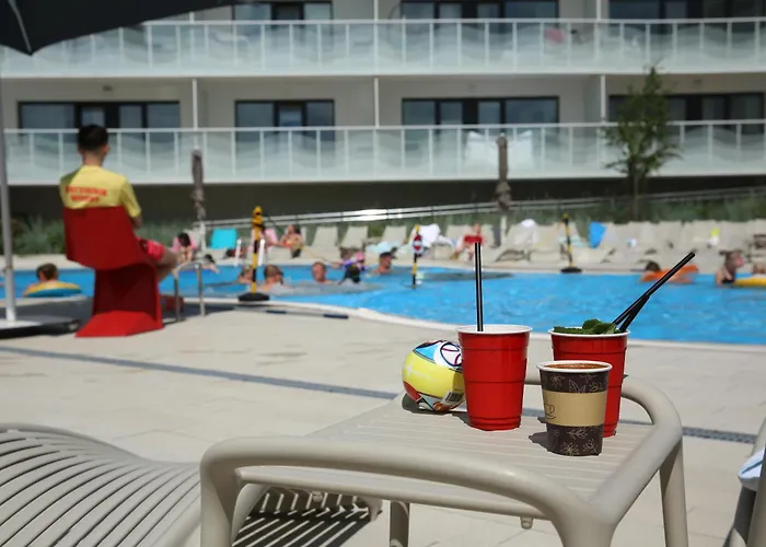 Piaskowa Elegancja F302- Basen Fitness Bawialnia Garaż W Cenie -polanki Aqua - *